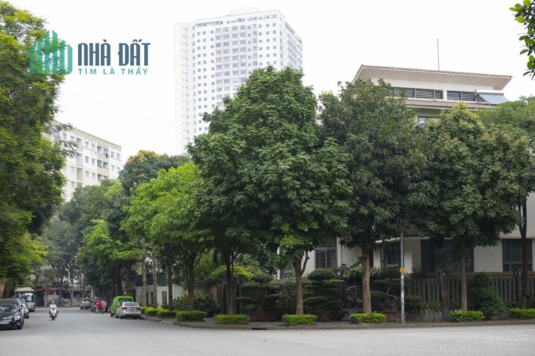 Bán lô đất siêu hiếm phố  Hoàng Liệt 94m x 6.8MT, ô tô vào đất, đường thông. 11 tỷ.
