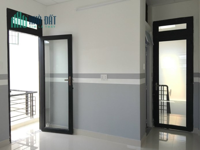 Bán nhà xây kiêng cố 1 trệt 2 lầu gồm 5 phòng ngủ 5 toilét