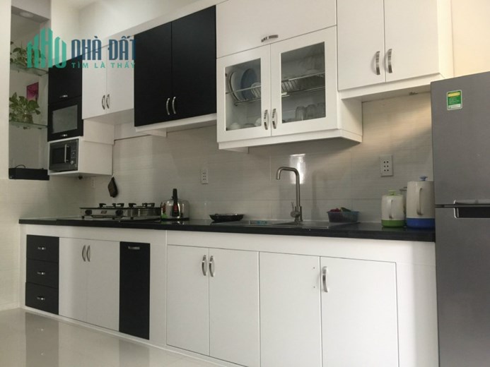 Bán nhà xây kiêng cố 1 trệt 2 lầu gồm 5 phòng ngủ 5 toilét