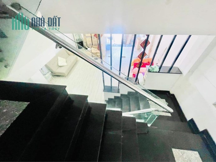 GẤP BÁN NHÀ BIỆT THỰ ÂU CƠ NGAY LÊ ĐẠI HÀNH - GIÁP QUẬN 10 - QUẬN 11 - HÊM 8M SÁT MẶT TIỀN .