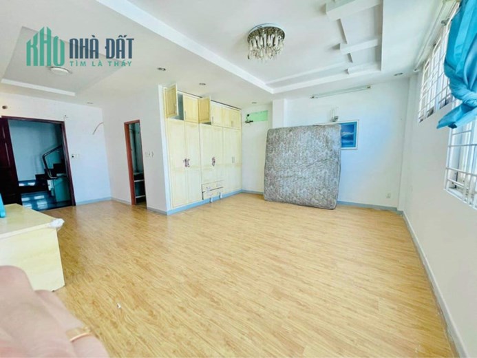 GẤP BÁN NHÀ BIỆT THỰ ÂU CƠ NGAY LÊ ĐẠI HÀNH - GIÁP QUẬN 10 - QUẬN 11 - HÊM 8M SÁT MẶT TIỀN .