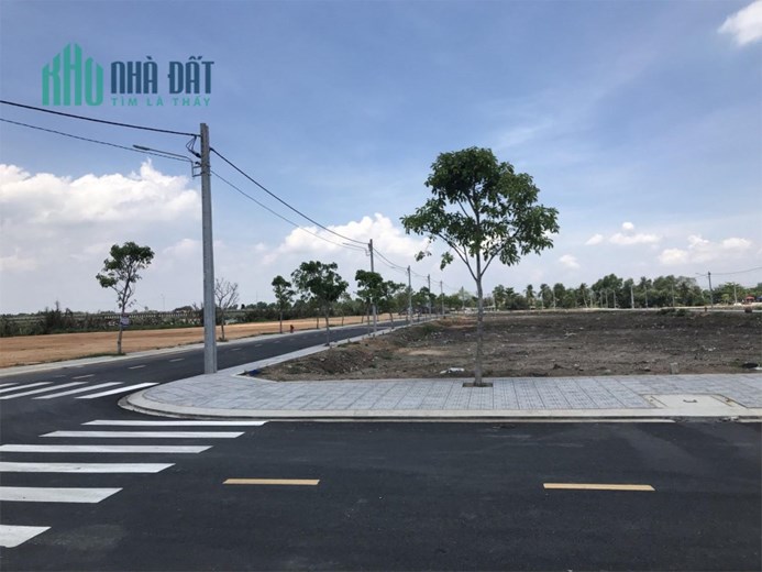 CẦN TIỀN GẤP tôi bán lỗ 3 lô đất 480m2 thổ cư giá chỉ 290TR/NỀN. Đất ngay chợ, sát đường QL13
