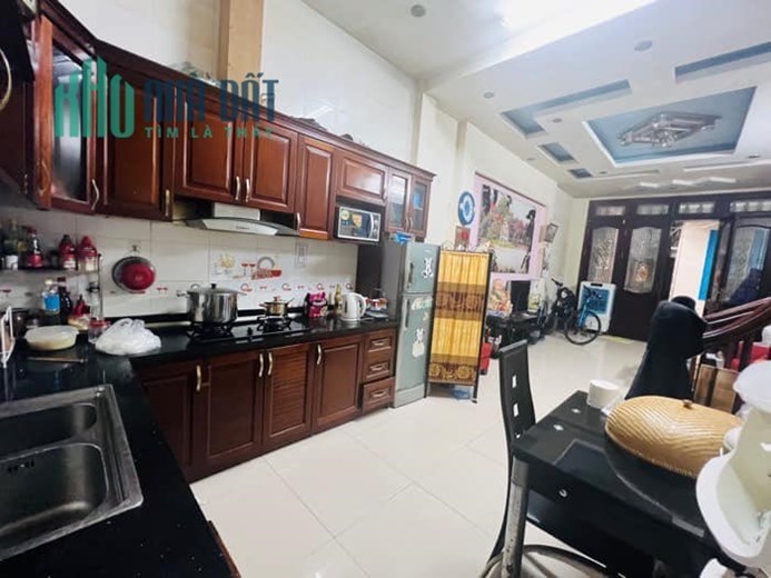 Bán Nhà Ngã Tư Sở - Ô Tô đỗ cửa, KD, Nhỉnh 6 Tỷ