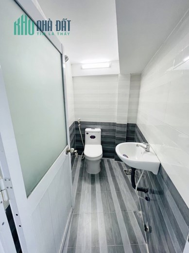 Nhà bán 3 Tầng hẻm 330 Âu Dương Lân P3Q8 - Giá : 3 Tỷ 180