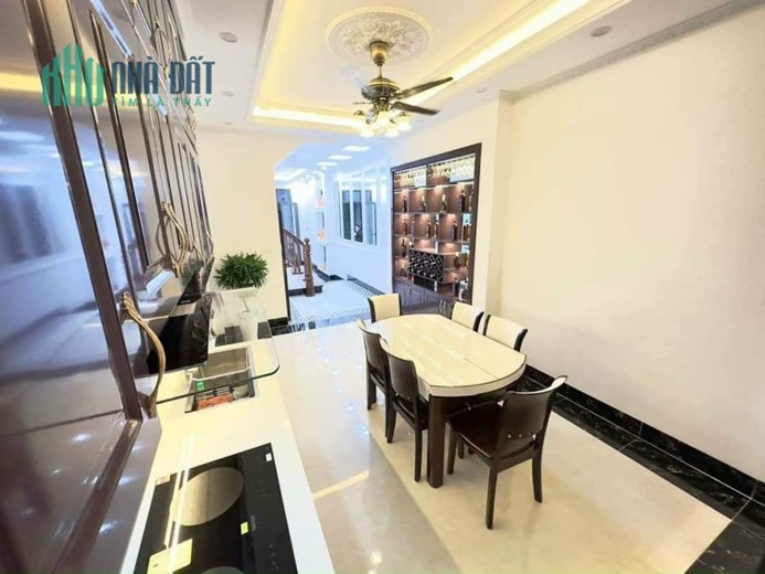 CẦN BÁN MẢNH ĐẤT 100M2 PHÂN LÔ, Ô TÔ VÀO NHÀ, BÃI ĐỂ Ô TÔ VÀI TRĂM CHIẾC GIÁ CHỈ 17.5 TỶ
