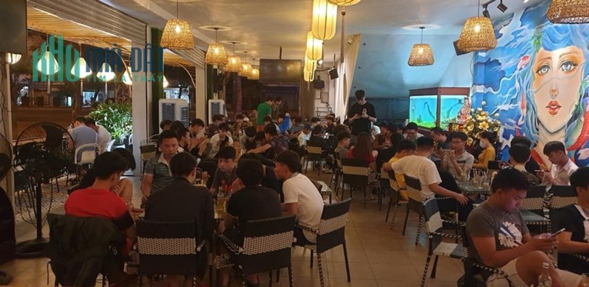 CẦN CHO THUÊ MẶT BẰNG 2 MẶT TIỀN ĐANG KINH DOANH CAFE