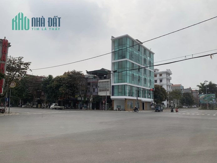 Chính chủ cần cho thuê toà nhà 6 tầng, 3 mặt tiền mới xây hoàn thiện Thuộc Ngã 4 đường Quang Trung