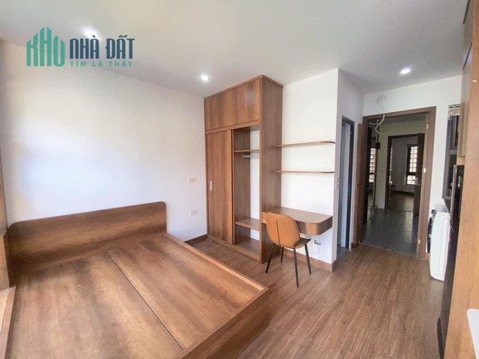 Chủ cần bán gấp Toà nhà 8 Tầng-Doanh thu 1.2 tỷ- ô tô qua nhà-Sát Phố Lê Văn Lương-Giá 10.5 tỷ