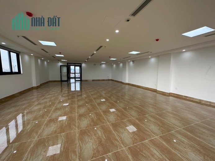 Bán nhà phố Lê Văn Lương, Thanh Xuân 175m, 8 tầng, mt 15m. Giá: 70 tỷ