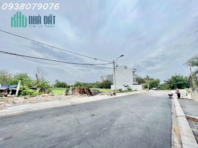 BÁN ĐẤT MT ĐƯỜNG SỐ 37, P BÌNH THUẬN, QUẬN 7 DT: 4x18m. Giá: 10.8 Tỷ TL