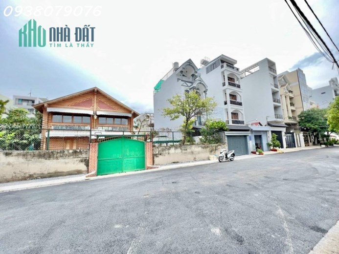 BÁN ĐẤT MT ĐƯỜNG SỐ 37, P BÌNH THUẬN, QUẬN 7 DT: 4x18m. Giá: 10.8 Tỷ TL