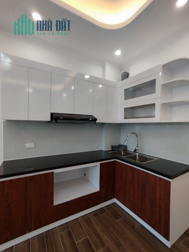 Chính chủ cần bán gấp nhà Khương Đình gần Ngã Tư Sở -Royal City 300m xây mới 42m Thang máy xịn giá