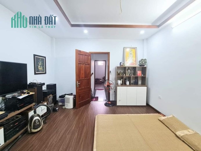 Bán nhà Nguyễn Chính 50m giá nhỉnh 5 tỷ ô tô đỗ cửa, mặt tiền rộng đẹp