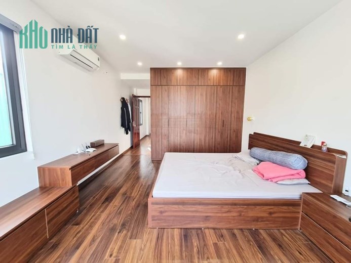 Bán Nhà Ngã Tư Sở, Quận Thanh Xuân, Thang Máy, Gần oto. 45m x6T.MT4m