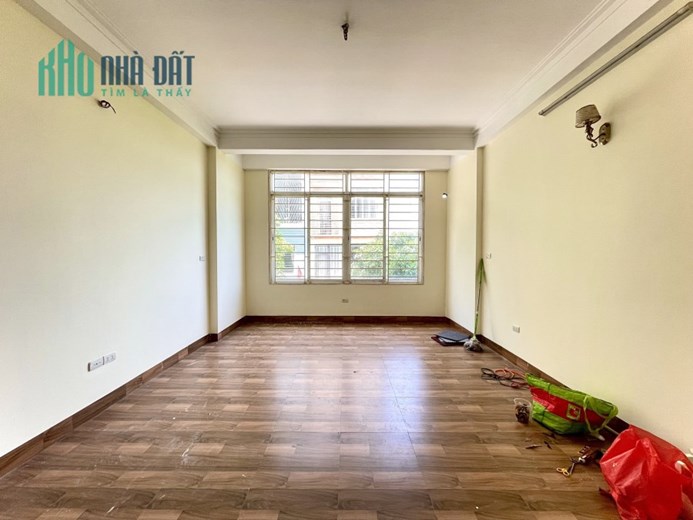 Cho thuê nhà Nguyên Hồng, ô tô tránh, Làm Văn Phòng, kd online