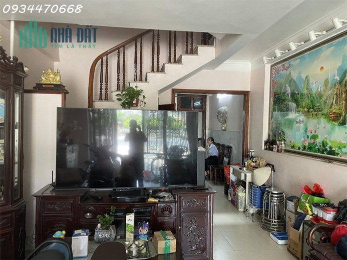 Cho thuê nhà riêng 4 tầng mặt đường QL1 Ngọc Hồi, Thanh Trì, Hà Nội