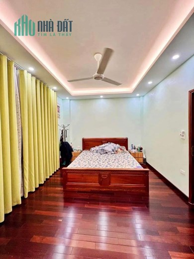 có 102 ! rẻ nhất dẹp nhất nhà ngõ 165 dương quảng hàm 57m 5t hơn 9 tỷ.