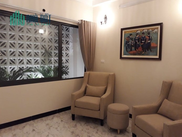 Bán ngôi nhà 146m2 phố Nghi Tàm, Tây Hồ Gara 3 Ô tô tránh Thang máy XỊN Dòng tiền khủng 16.5 Tỷ