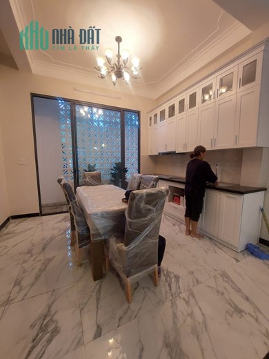 Bán nhà 148m2 phố Nghi Tàm, Tây Hồ Gara 2 Ô tô tránh Thang máy XỊN Kinh doanh 1.5 tỷ/năm 16.2 Tỷ