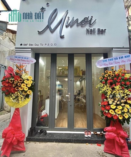 Cần sang nhượng tiệm Nail khu vực quận 10 đường Đào Duy Từ. Khu vực trường Đại Học đông đúc
