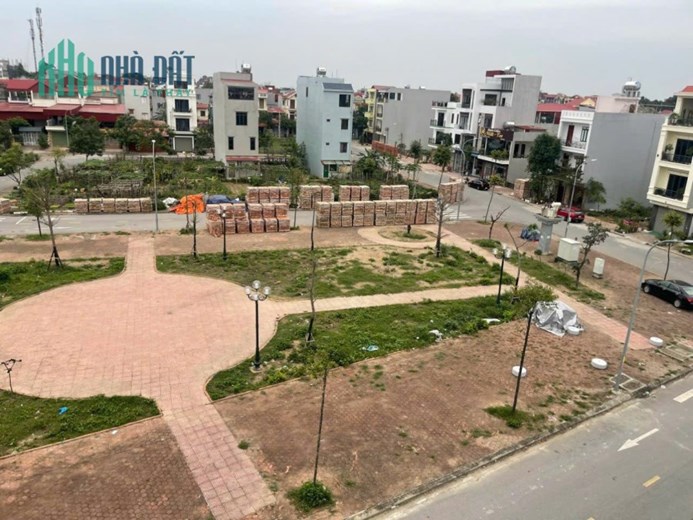 4 TẦNG- THƠM MÙI SƠN- THIẾT KẾ SANG TRỌNG- ĐỐI DIỆN VƯỜN HOA-  GIÁ 5 TỶ x!