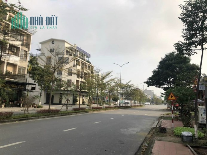 LÀN 2 NGUYỄN CAO- CẠNH ĐƯỜNG LÊ THÁI TỔ- SÁT CHUNG CƯ- MT SIÊU TO 5m-SỔ ĐỎ THƠM PHỨC- CHỈ 4 TỶ x!
