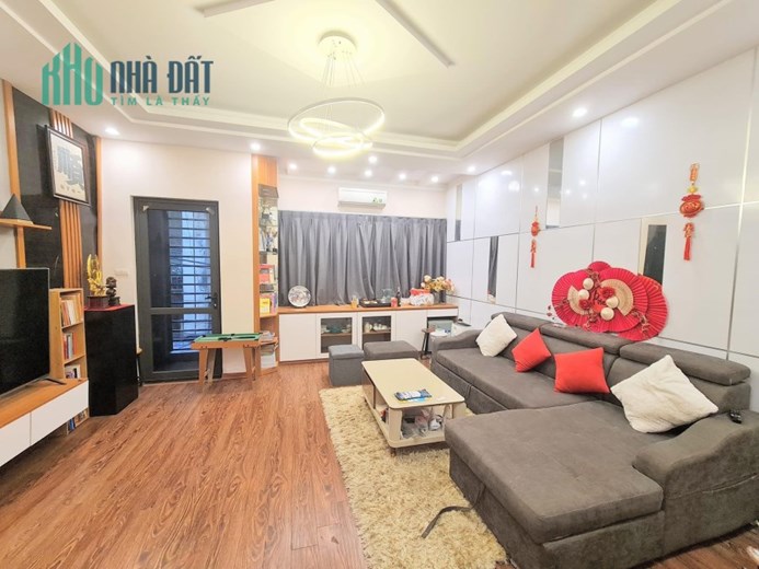 Chính chủ cần bán nhà tại Định Công 66m2 - GIÁ SẬP SÀN - PHÂN LÔ - VỈA HÈ Ô TÔ TRÁNH - TẶNG FULL