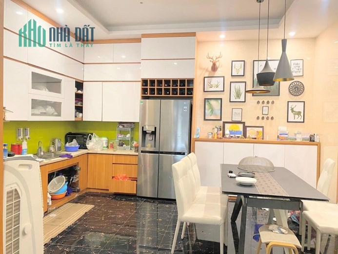 Chính chủ cần bán nhà tại Định Công 66m2 - GIÁ SẬP SÀN - PHÂN LÔ - VỈA HÈ Ô TÔ TRÁNH - TẶNG FULL