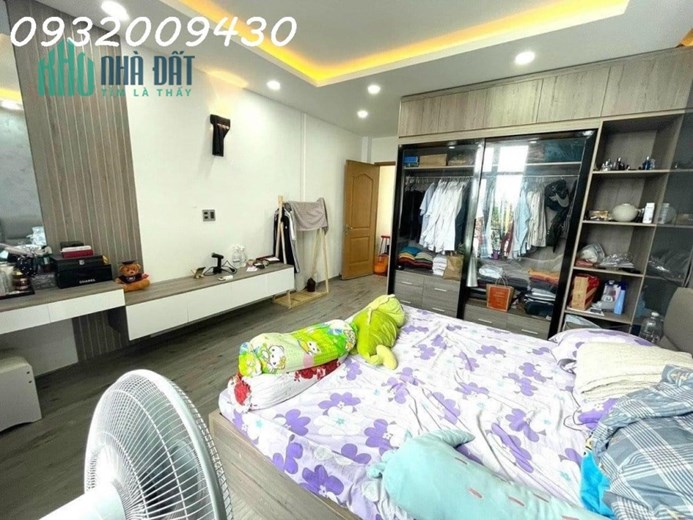 Mặt tiền đường nhựa 8m - nhà 4 tầng oto đỗ trong - Lý Phục Man - Bình Thuận - Quận 7 . giá 9.9 tỷ