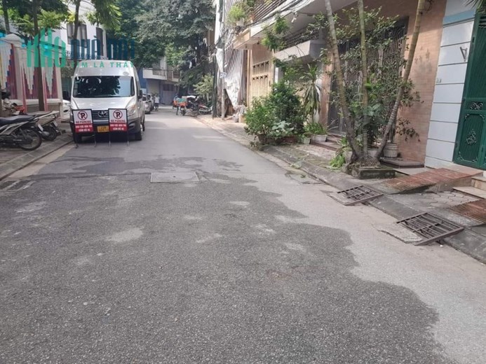 Bán nhà Cầu Giấy - Ngõ to Phố Hoàng Quốc Việt - Ô tô tránh -  70m - Nhỉnh 7 tỷ - 2 Thoáng - Ở ngay