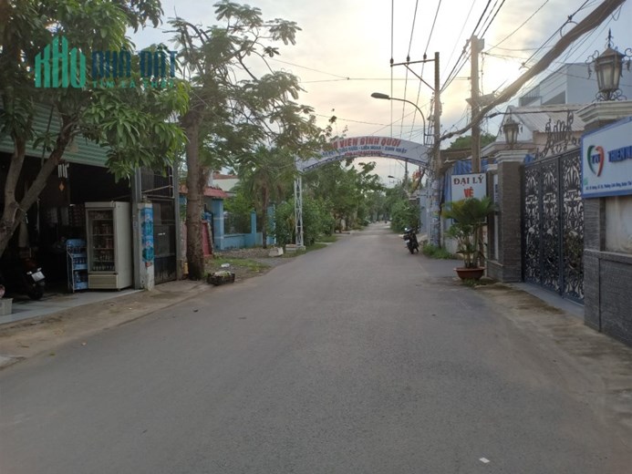 Bán gấp nhà Linh Đông Thủ Đức, 80m2 mặt tiền, giá chỉ 5,5 tỷ.