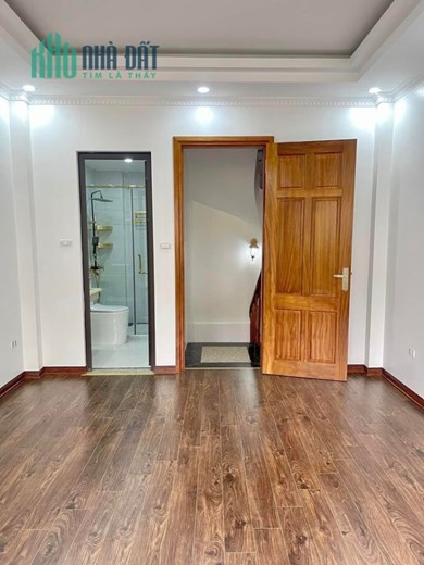 Bán Nhà Cầu Diễn,5 tầng, 40m2 giá 3,6 tỷ Oto ,Kinh Doanh
