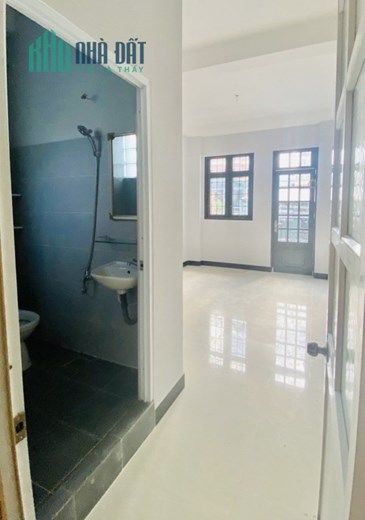 Bán nhà mới 3 tầng BTCT HXH Lê Thị Bạch Cát Quận 11 32m2 3PN chỉ nhỉnh 4 tỷ