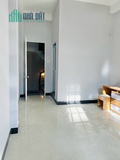 Bán nhà mới 3 tầng BTCT HXH Lê Thị Bạch Cát Quận 11 32m2 3PN chỉ nhỉnh 4 tỷ