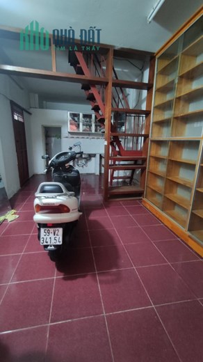 Bán Nhà sát Mặt Tiền Vĩnh Khánh - Quận 4 - 34m2 - Lô góc Thoáng, ở ngay