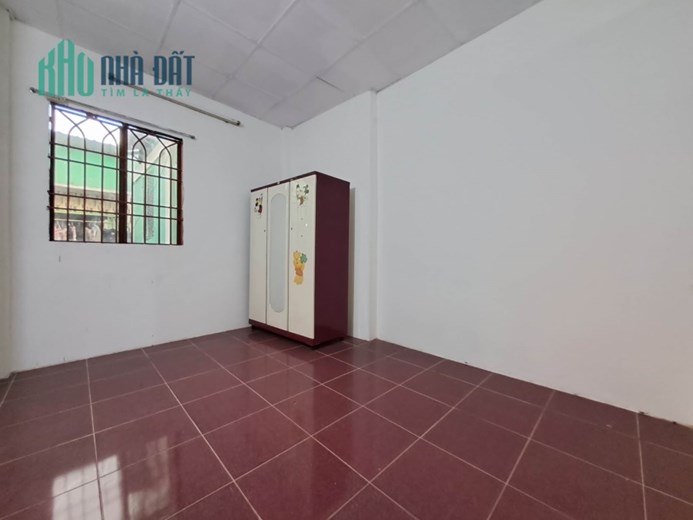 Bán Nhà sát Mặt Tiền Vĩnh Khánh - Quận 4 - 34m2 - Lô góc Thoáng, ở ngay