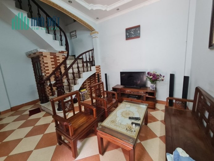 Bán nhà phố Xã Đàn Đống Đa 52m 4 tầng 4 ngủ gần phố ô tô đỗ cổng chỉ 5.95 tỷ lh 0975124520