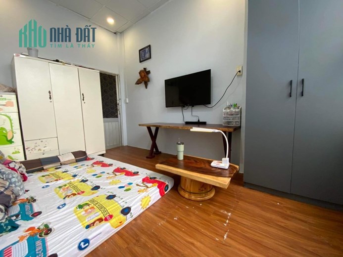 NGAY GIAO LỘ TRẦN PHÚ AN DƯƠNG VƯƠNG SƯ VẠN HẠNH - NHÀ NỘI THẤT ĐẸP Ở LUÔN