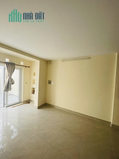Nhà chưa qua đầu tư, tiện xây mới, hẻm 4m, sát bên Bình Thạnh