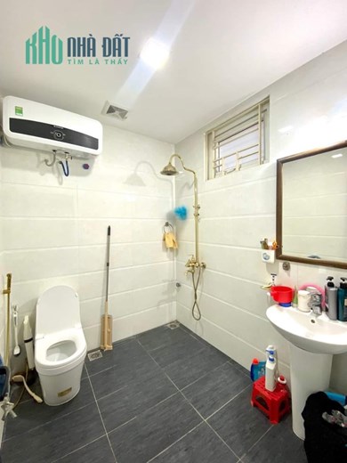 . Bán nhà ngõ chợ Ngọc Thuỵ oto Elantra đỗ cửa, lô góc, 40m x 4T giá 3 tỷ 7 TL sâu. LH: 0936123469