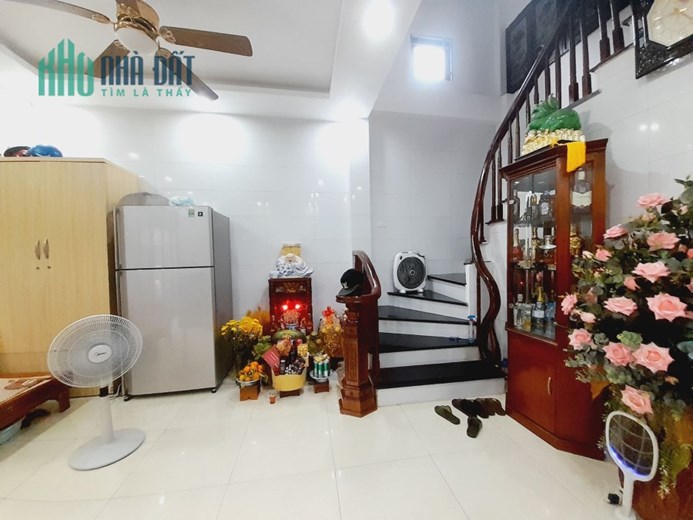 Bán nhà Ngọc Thuỵ gần hồ Ao Lão, lô góc, oto, 35m x 5T  giá nhỉnh 3 tỉ TL.  LH: 0936123469