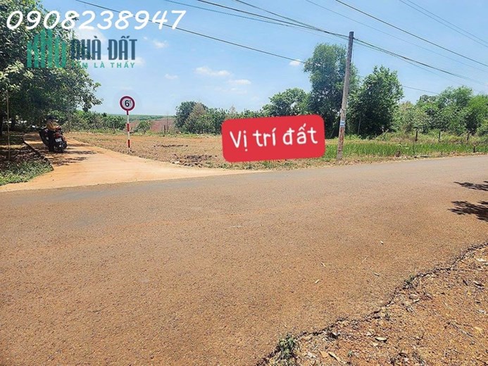 Bán gấp lô đường  nhựa 18m trong khu dân cư, điện nước đầy đủ 250m2  giá 210tr