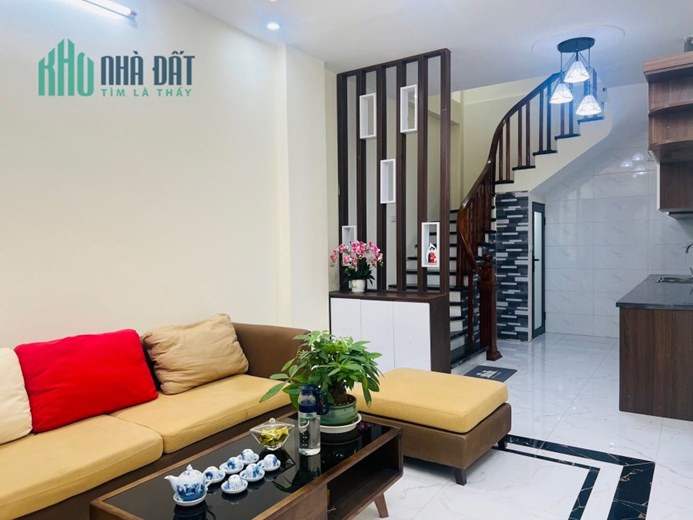BÁN NHÀ LÔ GÓC 3 THOÁNG. NGỌC THỤY, LONG BIÊN. 50MX5T, 5PN, 3 TỶ NHỈNH