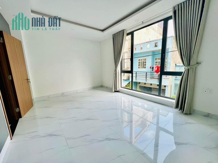 Bán Nhà Đường Hoàng Việt  *2T 3pn phòng khách Tăng lại  Nội thất sịn sò cho khách thiện chí