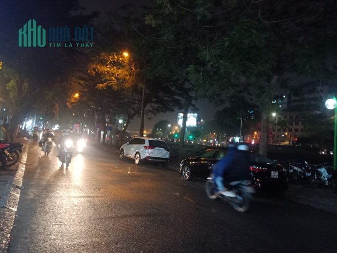 Mặt phố Nguyễn Khang kinh doanh ô tô Dt 55m giá 13,2 tỷ có thương lượng