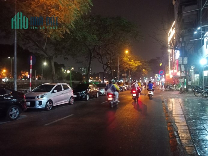Mặt phố Nguyễn Khang kinh doanh ô tô Dt 55m giá 13,2 tỷ có thương lượng