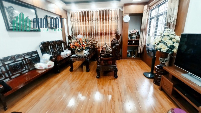 Bán Nhà phố Hoa Lâm, lô góc, ngõ ô tô, kinh doanh, DT 50m2 x 5T, MT 3.7m, nhỉnh 5 tỷ.