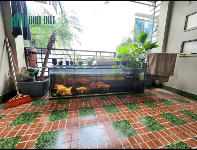 Gia đình cần bán nhà phân lô oto 7 chỗ chỉ 12,999 tỷ. Trần quốc Hoàn