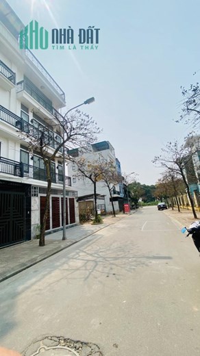 MẶT NGÕ NHƯ PHỐ PHÚC LỢI - 5 TẦNG THANG MÁY MỚI ĐÉT- MẶT TIỀN RỘNG - KINH DOANH ĐỈNH - NỘI THẤT XỊN