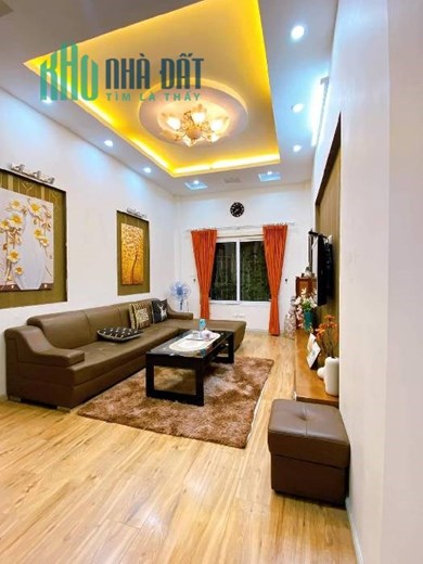 Bán nhà phân lô Cầu Giấy - Trần Quốc Hoàn - Ô tô - Vỉa hè - KD sầm uất - MT 4m - 42m - Nhỉnh 7 tỷ